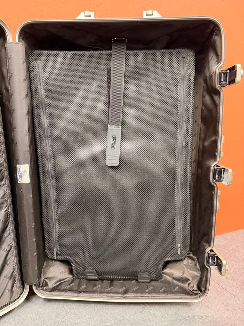 【正規品/美品】RIMOWA リモア TOPAS TITANIUM82L 【A】