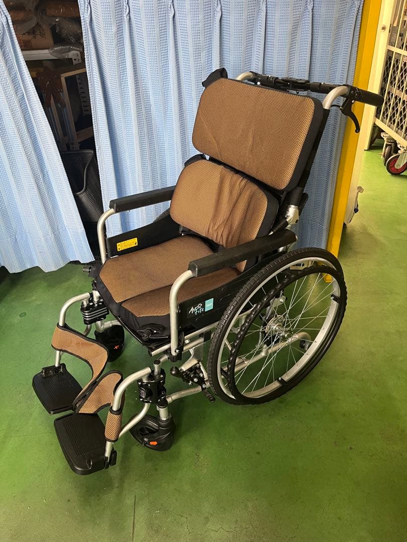 多機能 自走用車いす AFS-22［エアフィッツ・スタンダード22］
