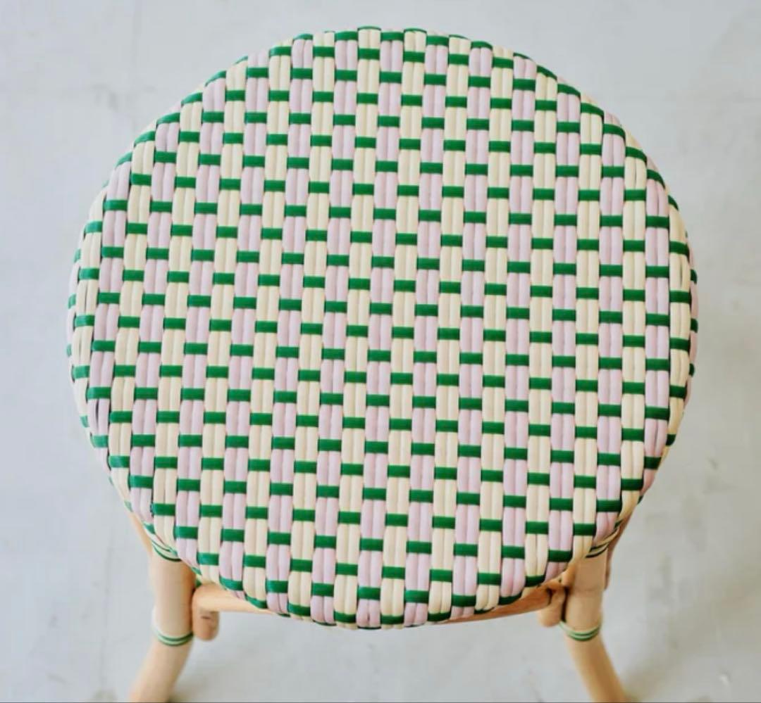 最終値下げ！オルネドフォイユラタンビストロスツール／ホワイト