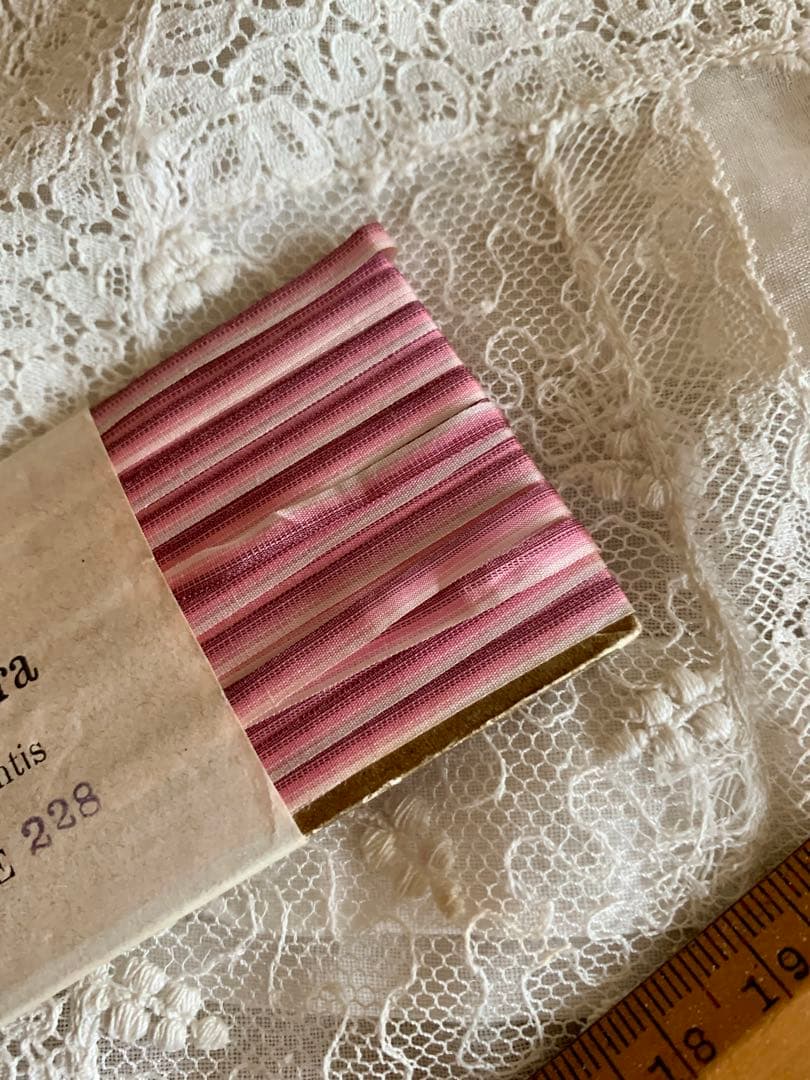 ※リクエストのお品※フランスアンティークシルクリボン＋リボン刺繍ボックス