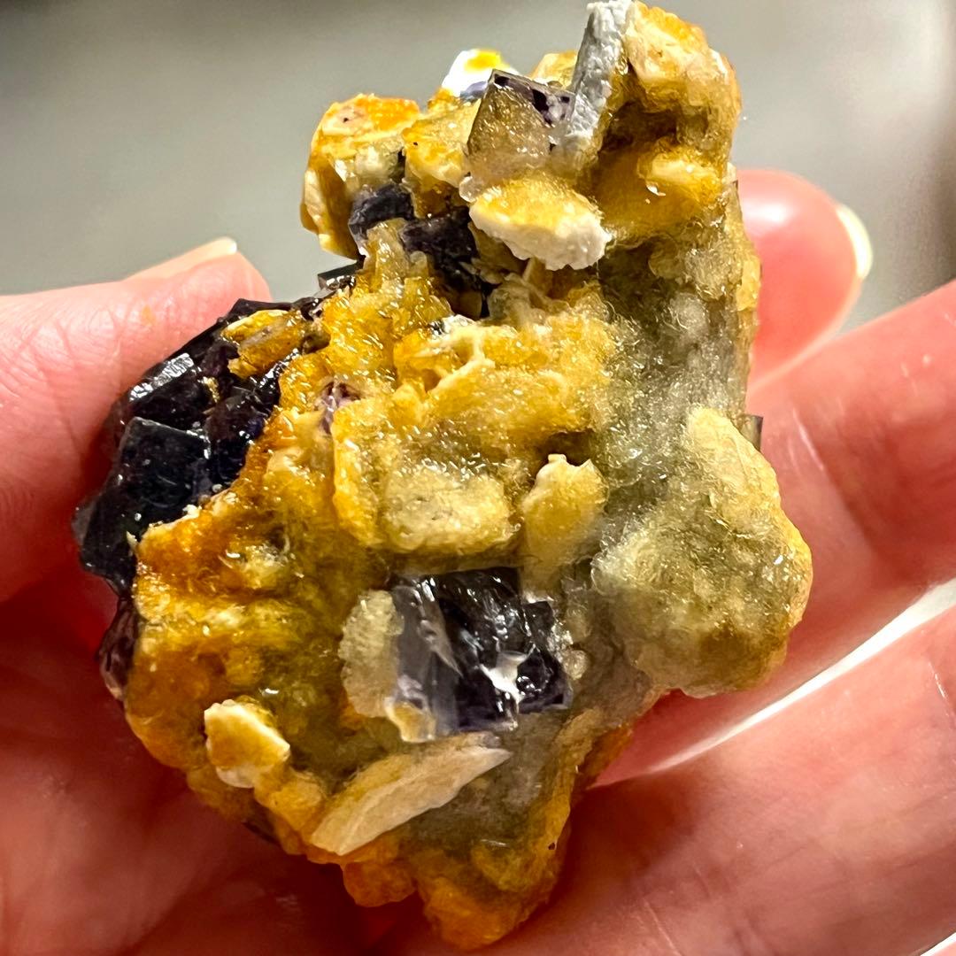 蛍光 キュービック ゾーニング フローライト カルサイト 共存 原石 鉱物