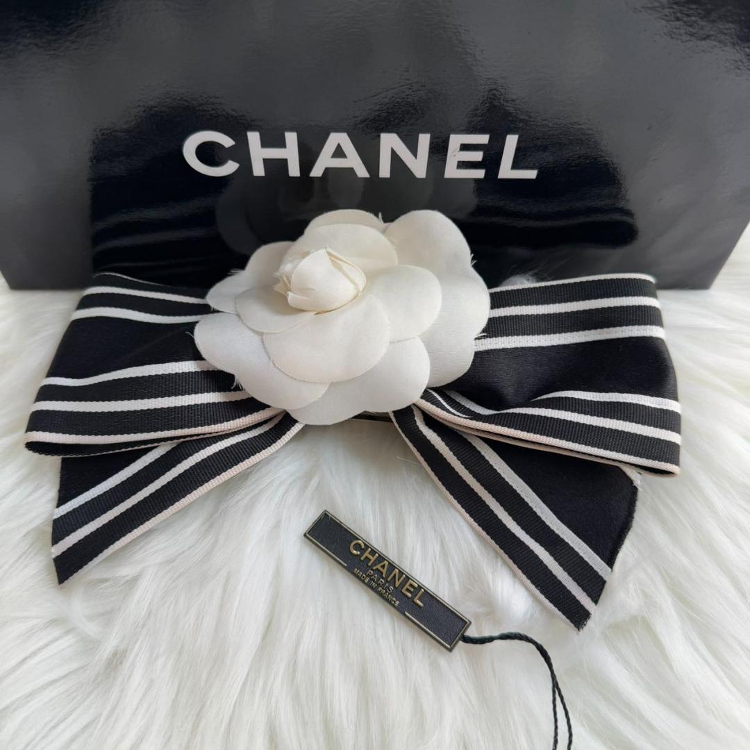 Chanelカメリア リボン 大 ヘアアクセサリー バレッタ サテン ブラック