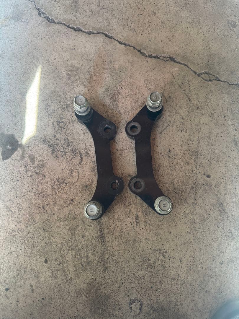 LC500キャリパーブラケット　30アルファード　ヴェルファイア用