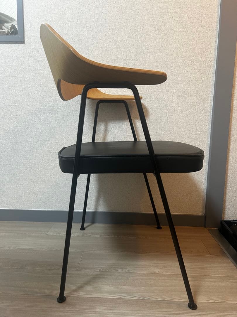 ACTUS 675チェア（レザー）(送料込み)