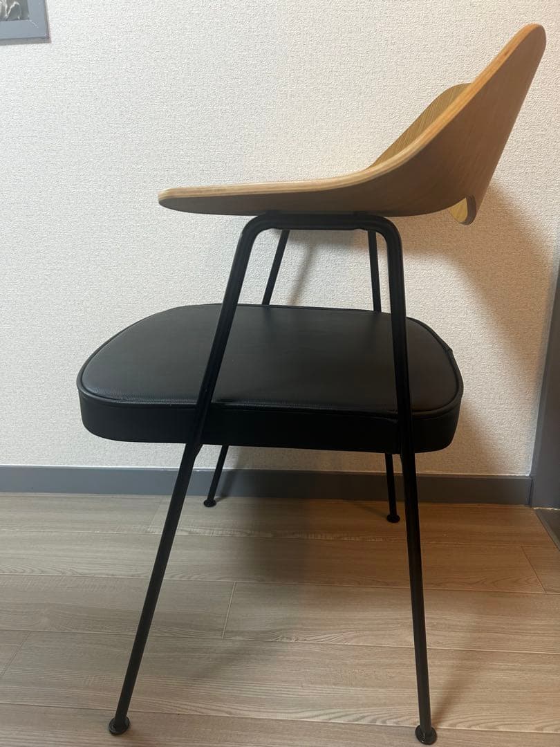 ACTUS 675チェア（レザー）(送料込み)