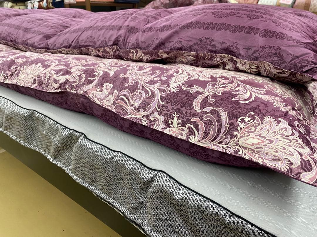 ダブルサイズ　西川　羽毛掛け布団・産ホワイトグースダウン９０%