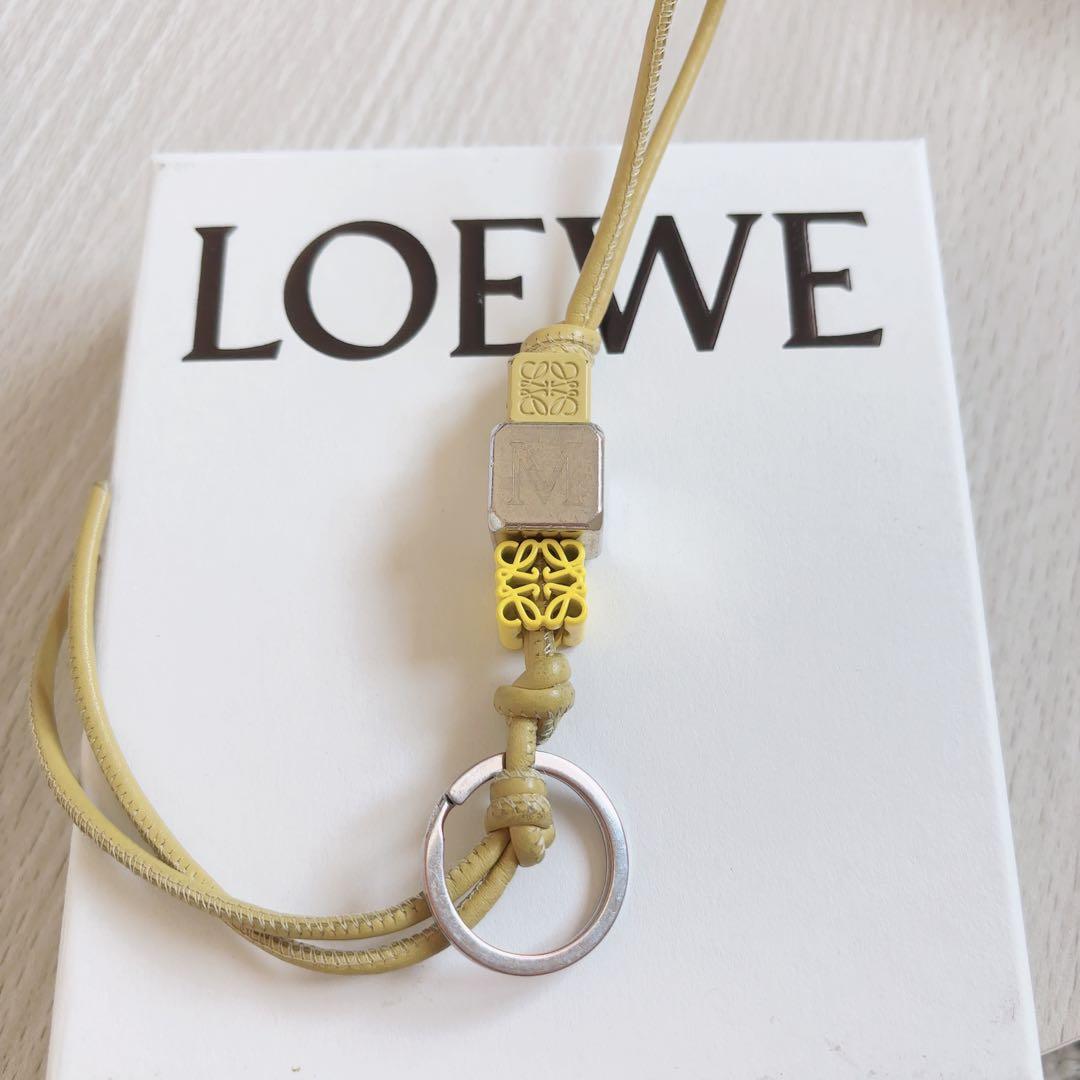 LOEWE イエロー レザー キーホルダー