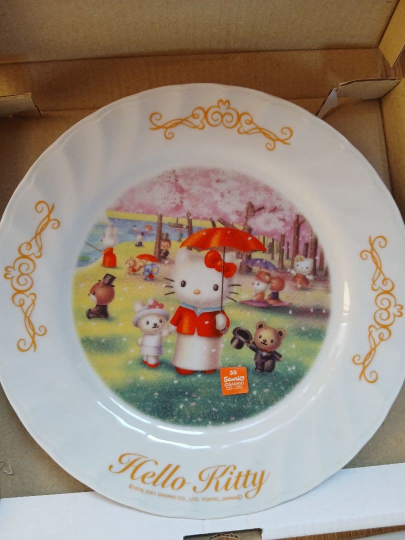 Hello Kitty 30周年記念陶器製皿 6枚セット