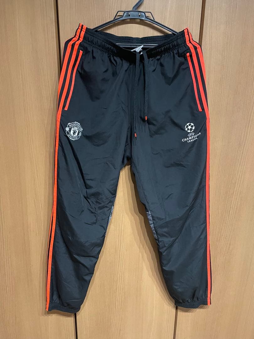 マンチェスターユナイテッドチャンピオンズリーグトレーニングウェア　セットアップ