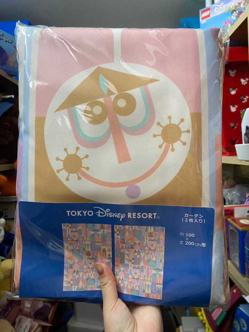 Happiness Everywhere イッツ・ア・スモールワールド カーテン