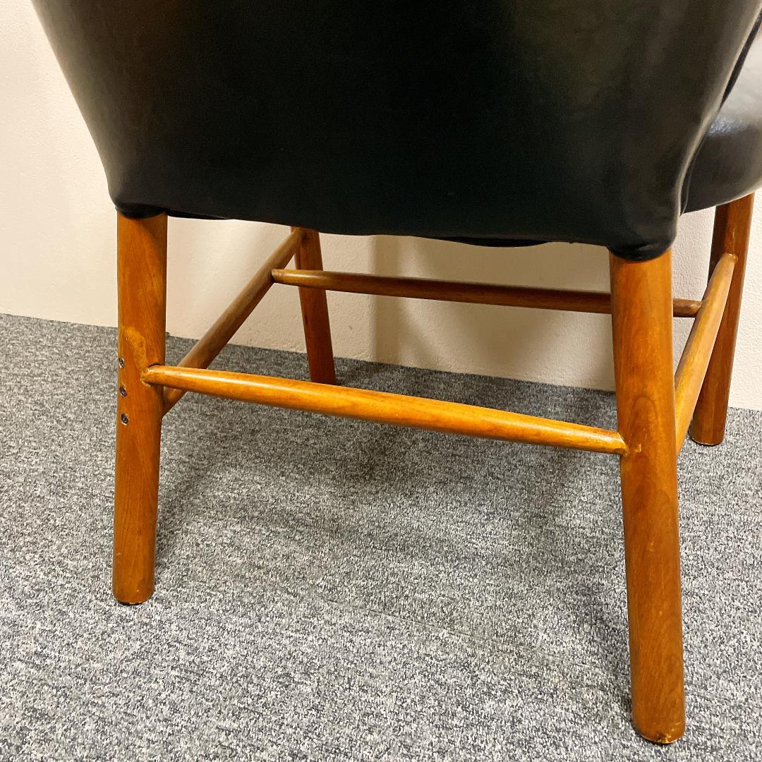 アームチェア　ブラックレザー　修理歴あり