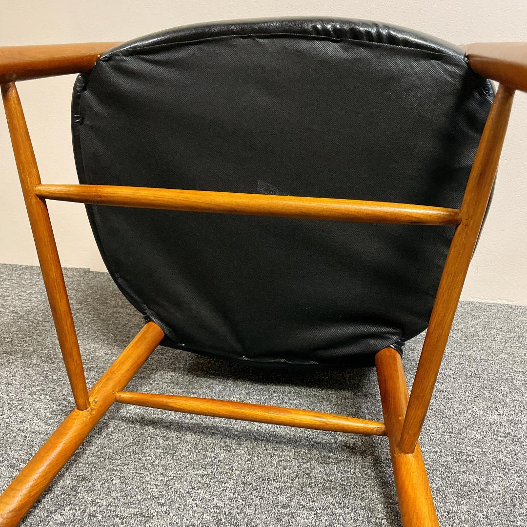 アームチェア　ブラックレザー　修理歴あり