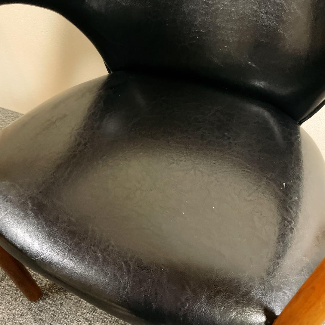 アームチェア　ブラックレザー　修理歴あり