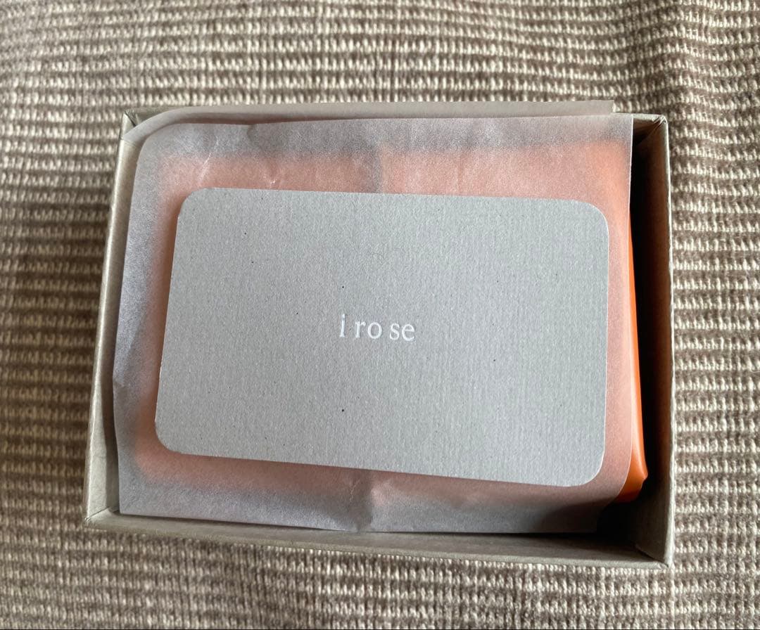 イロセ　二つ折り財布　オレンジ