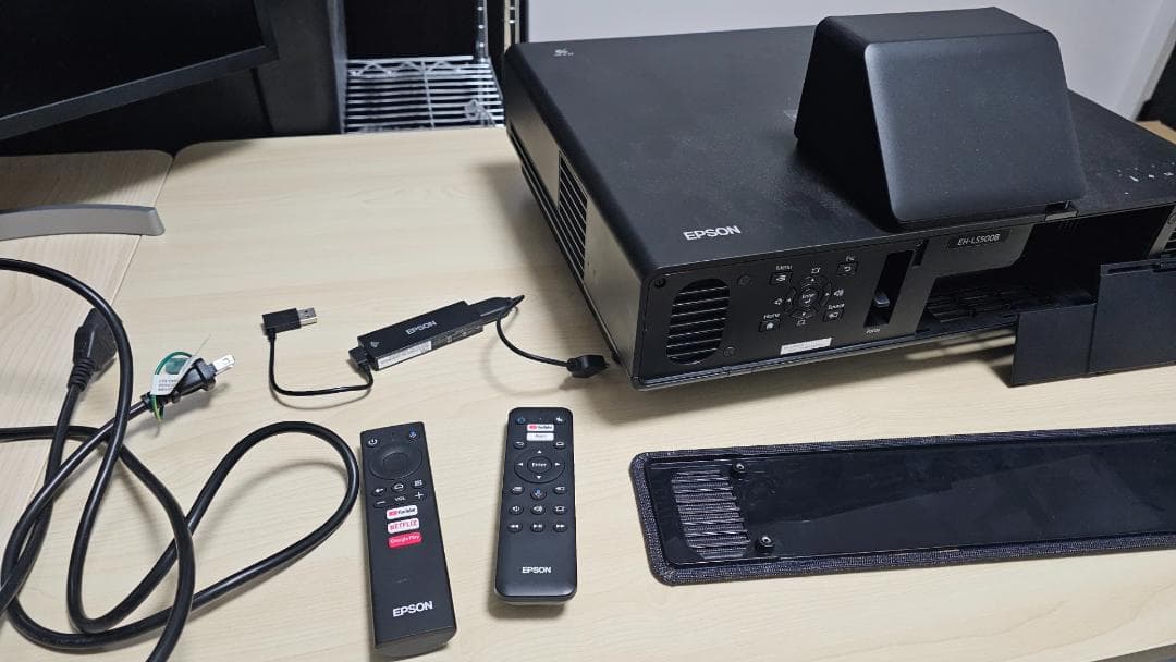 【値引き】Epson EH-LS500B 超単焦点プロジェクター