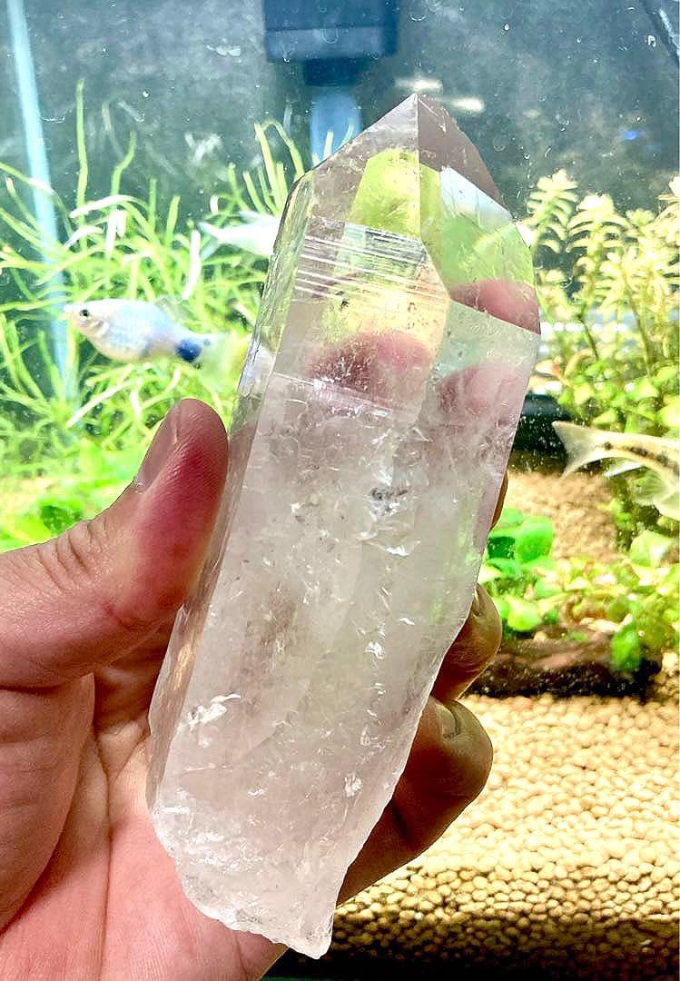 最高品質　超希少幻の逸品　幻のカイラス聖山産　虹のヒマラヤ水晶の六角ポイント