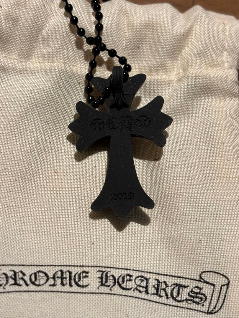 CHROME HEARTS ブラックシリコンラバー クロスネックレス