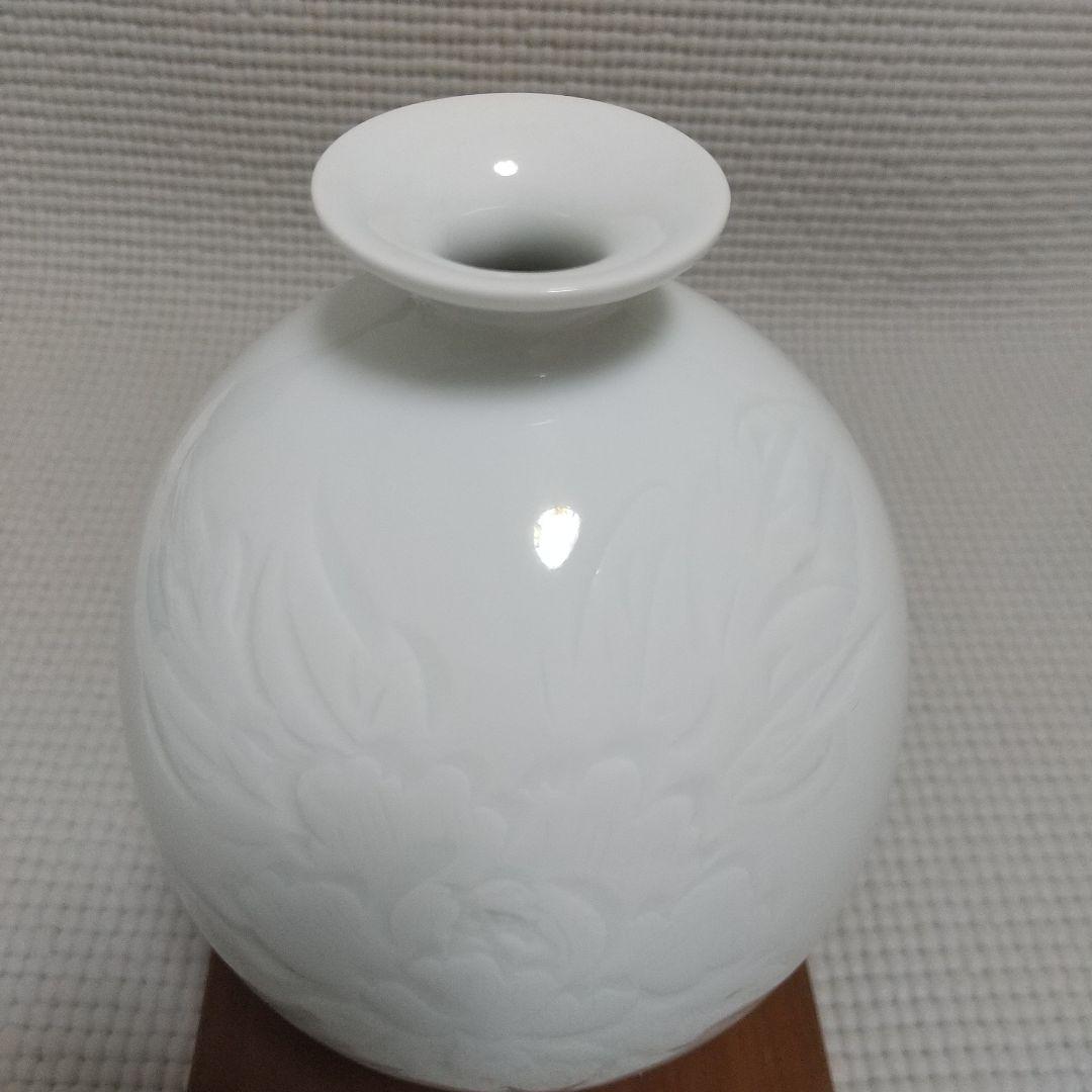 美し過ぎ〈牡丹彫の一輪挿し〉3.3万円/有田焼/白磁/中仙窯/中尾恭純/花器/壺