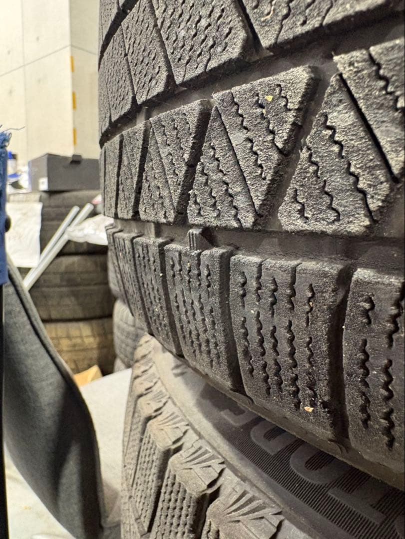 4本セット BRIDGESTONE VRX3 スタッドレス 225/45R18