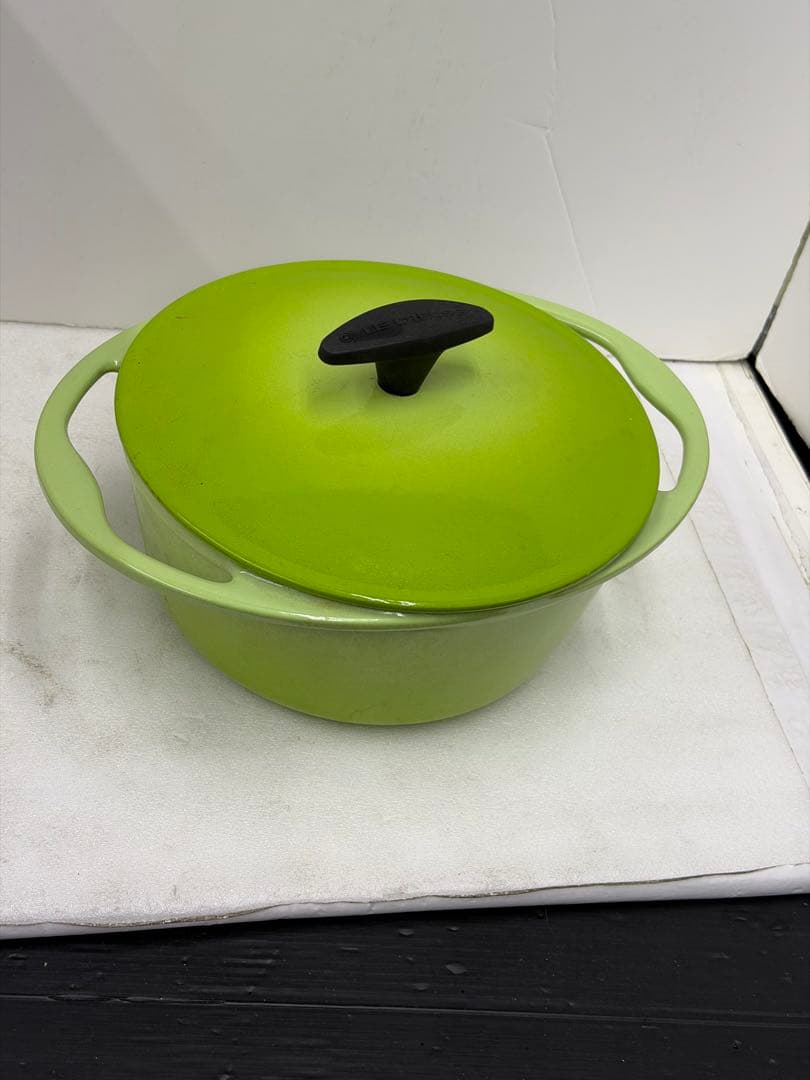 美品　ルクルーゼ　20cmイエローとグリーンの両手鍋セット