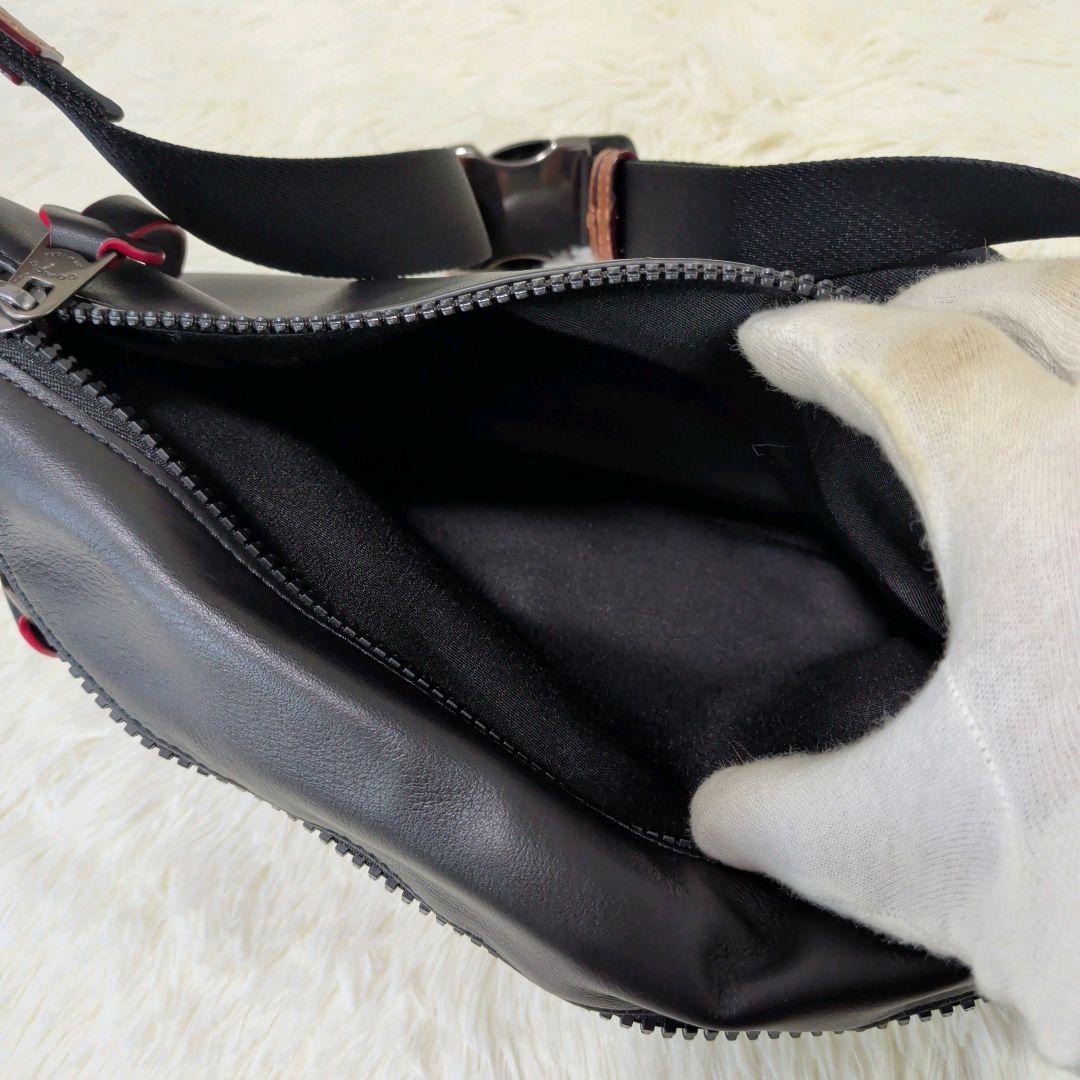 極美品✨️COACH NARUTO ボディバッグ 写輪眼ブラック シグネチャー