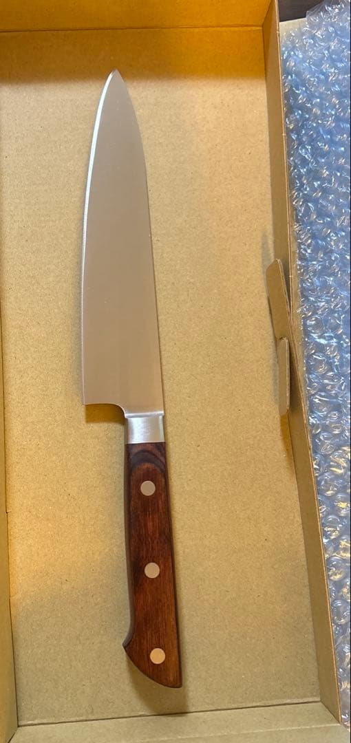 牛刀 180mm 木製ハンドルシェフナイフ　包丁　三徳包丁　さしみ包丁　刺身包丁