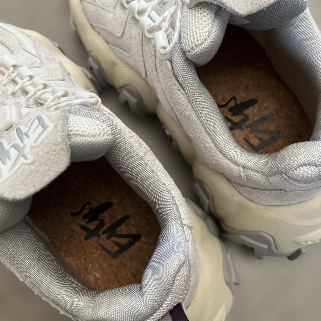 E ytys Halo オフホワイト スエード 36 美品