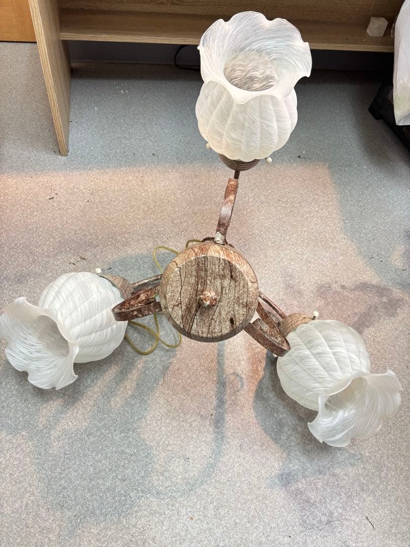 シャンデリア 3灯 ホワイトガラス