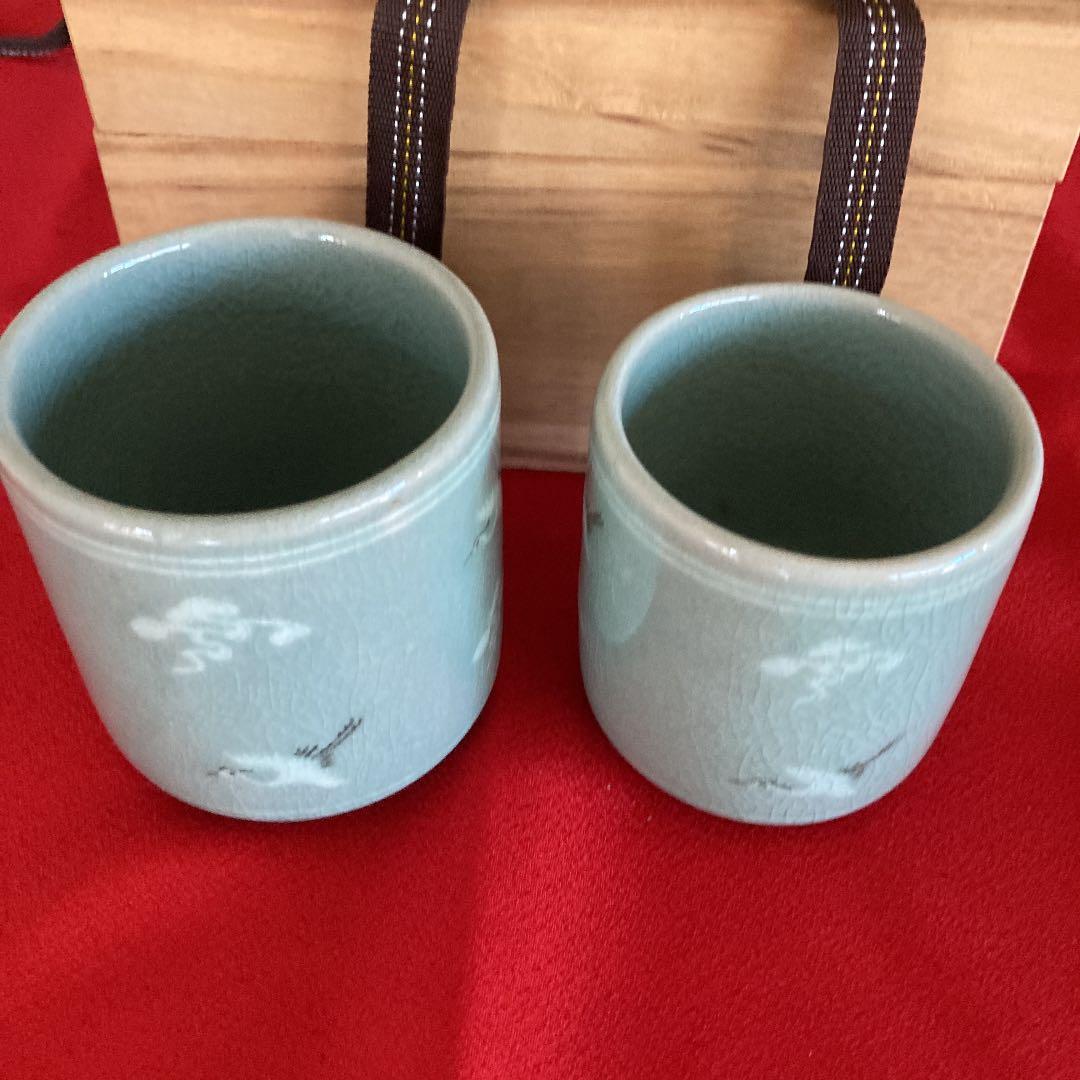 人間文化財　高麗青磁　象嵌雲鶴文夫婦湯呑