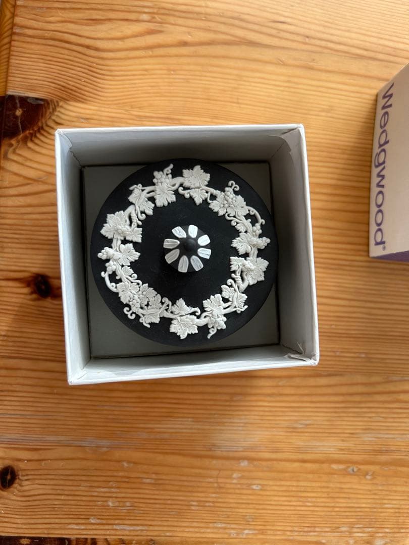 みきさま　 ウェッジウッド　ジャスパーキャンディボックス