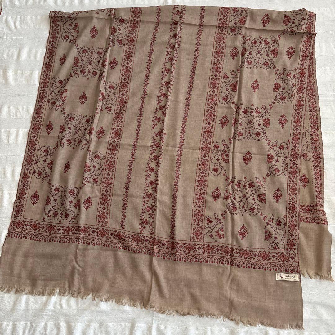 Cashuna大判ストール　小花柄　刺繍　カシューナ　King of wool