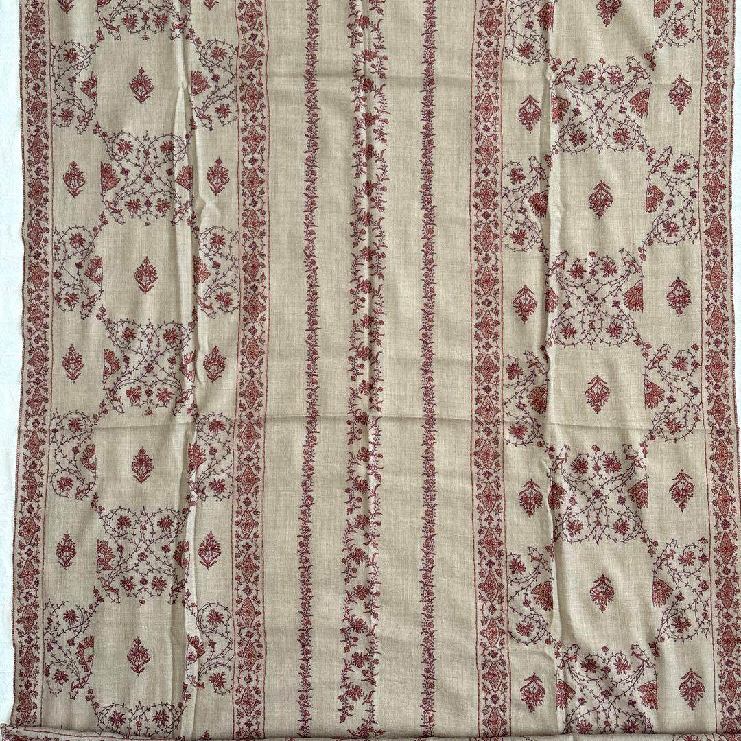 Cashuna大判ストール　小花柄　刺繍　カシューナ　King of wool