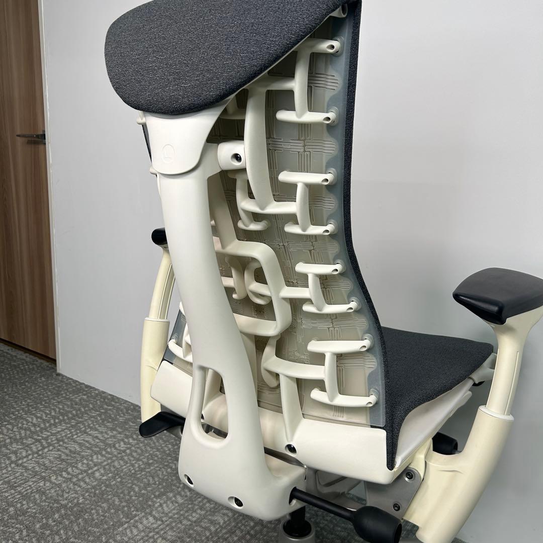 エンボディチェア 最高級 ハーマンミラー グレー　ホワイト Embody