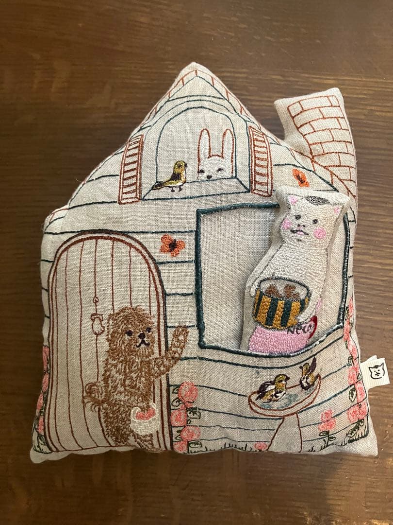 コーラル&タスク 猫村さん 小さなピローのポケットハウス 新品