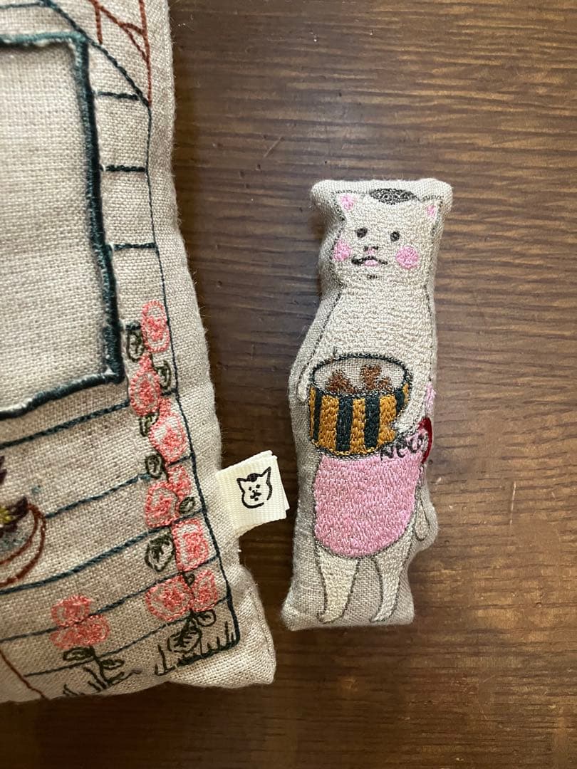 コーラル&タスク 猫村さん 小さなピローのポケットハウス 新品