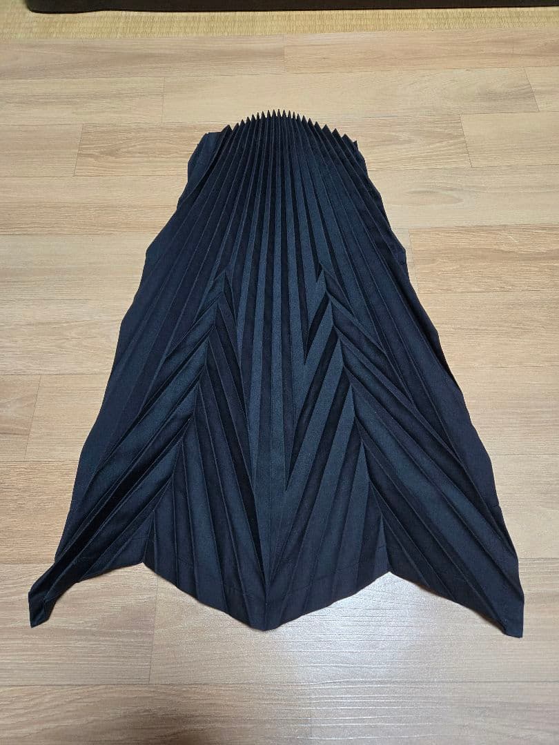 ネイビー プリーツ 半袖トップス
