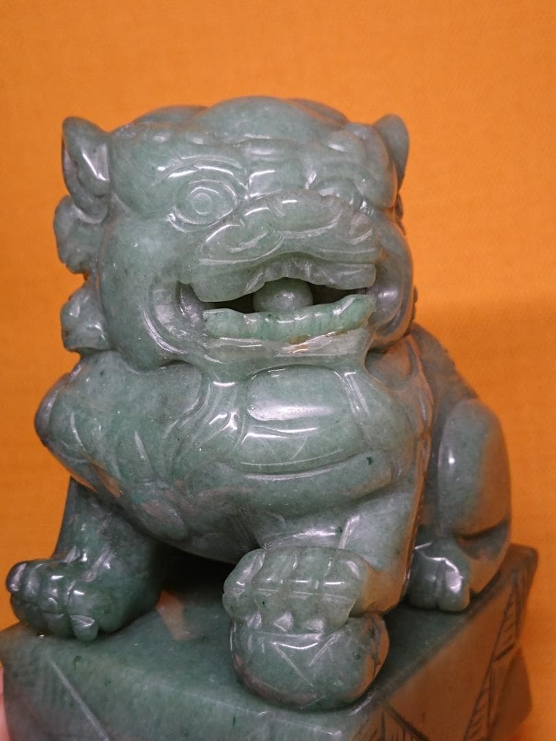 【美品】獅子　雕刻　玉石　翡翠　置物　インテリア　工芸品　美術品　A2817