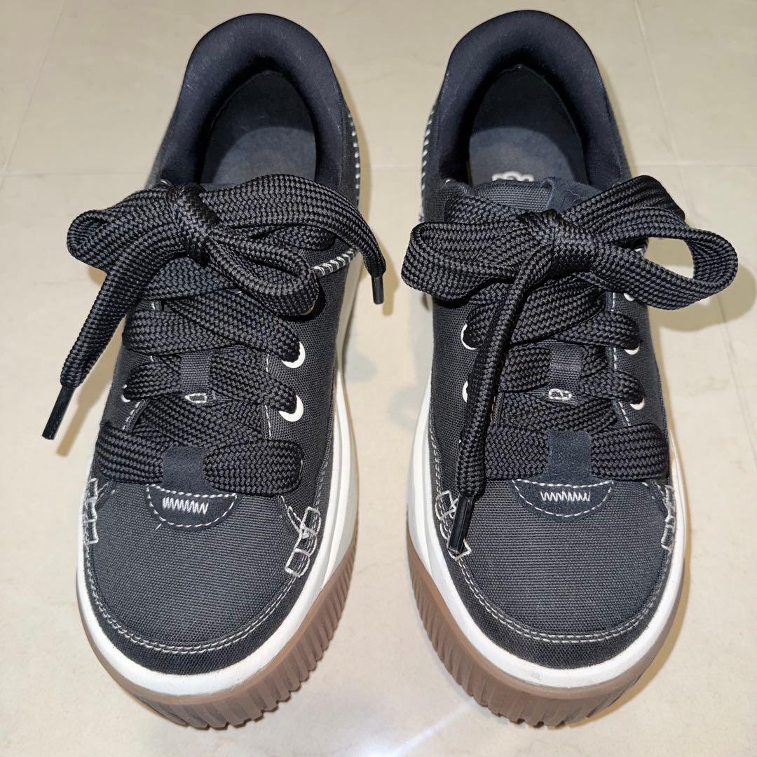 【美品】UGG イージー ダジット エッセンシャル レースアップ 黒 24.5