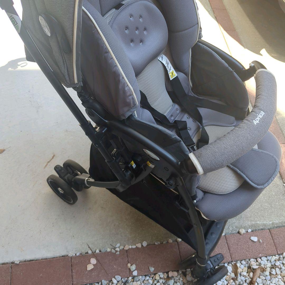 【美品】アップリカ ベビーカー ラクーナビッテクッション A型 両対面式