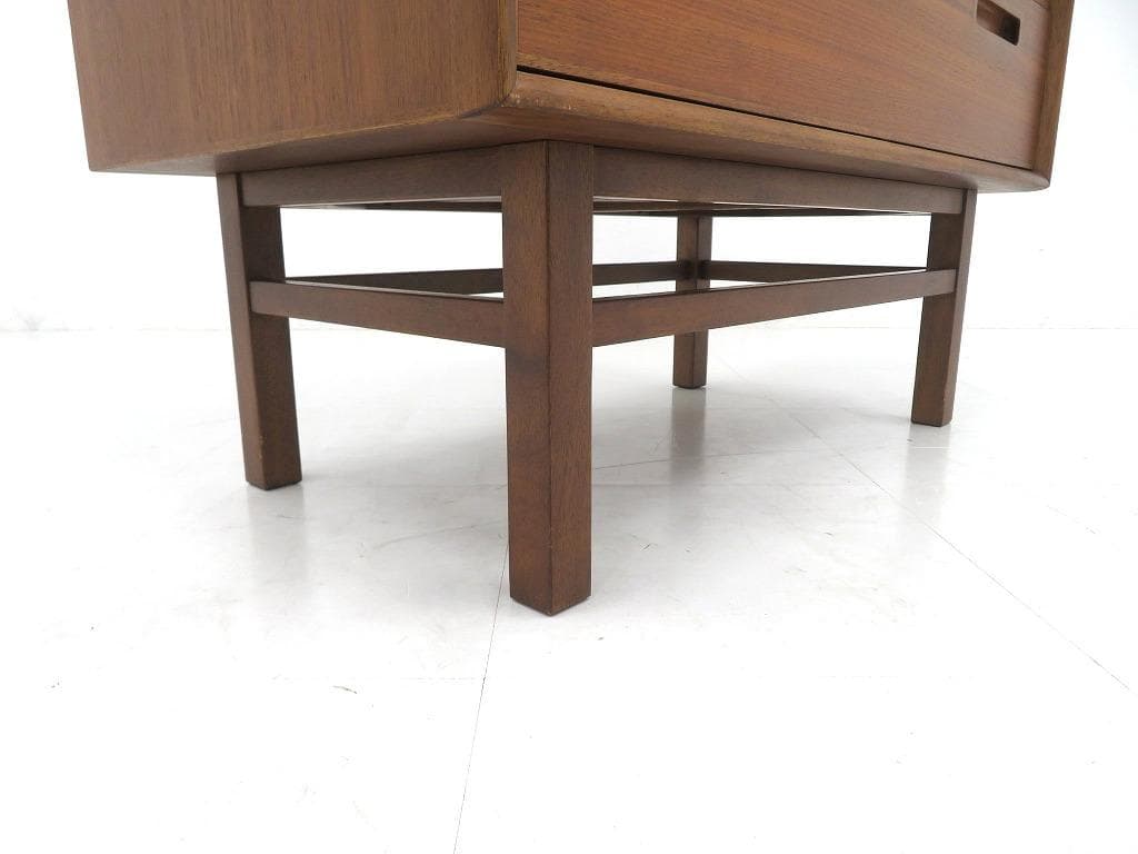 展示品　IDC大塚家具　ウォールナット　飾り棚　サイドボード　収納　キャビネット