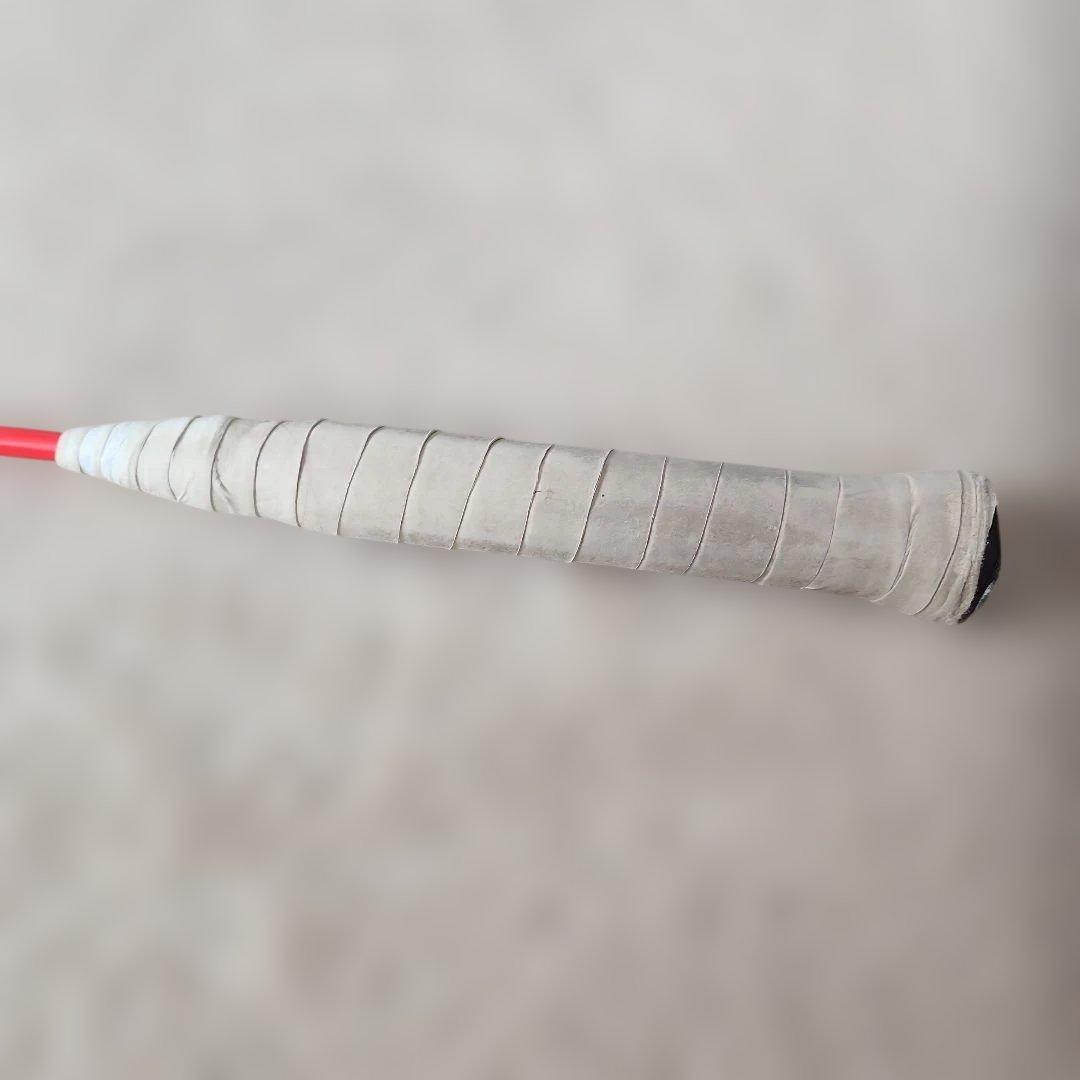 アストロクス77 バドミントンラケット 赤と黒