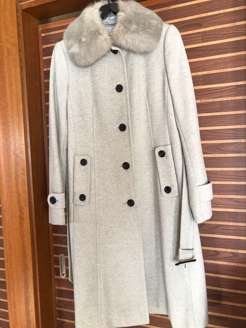 ぺんたろうBurberry バーバリー　グレー　ロングコートラビットファー