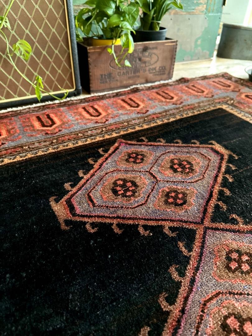 トライバルラグ　ヴィンテージラグ　シラーズ産　ペルシャ絨毯　プリミティブアート