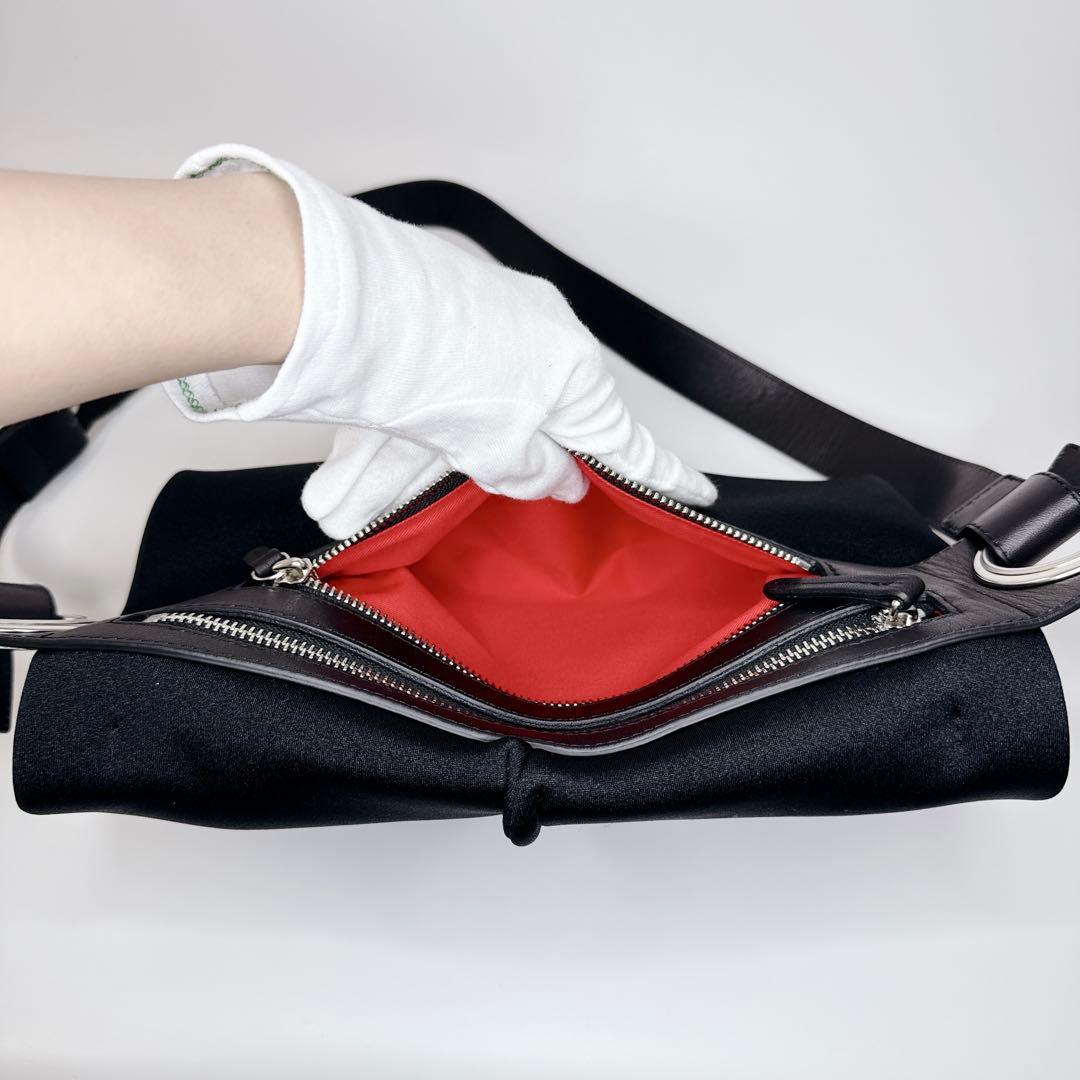 【未使用品級】kawa-kawa wet ハトメ　ボディバッグ　ブラック