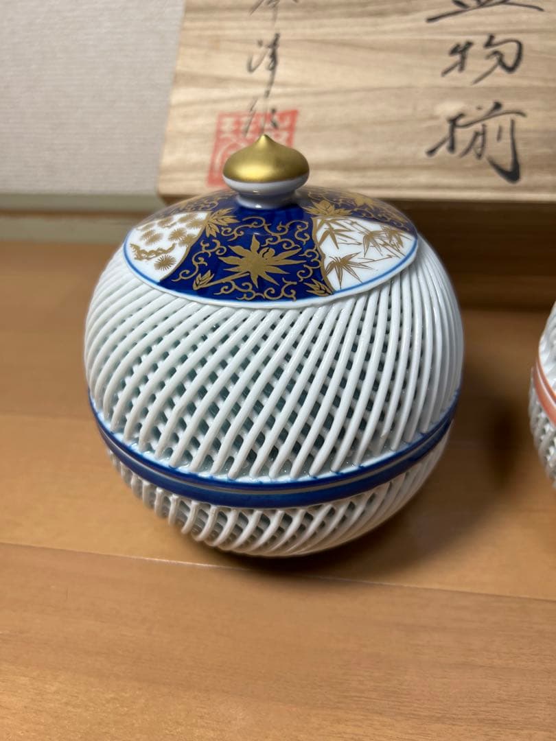 616 有田焼　西浦琴峰作　白磁網目焼　蓋物　2客　未使用