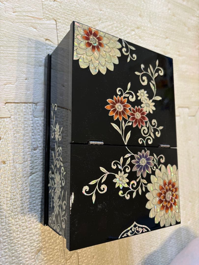 ジュエリーボックス　卓上ドレッサー　全漢鎬作　螺鈿　螺鈿細工　韓国伝統工芸品　花