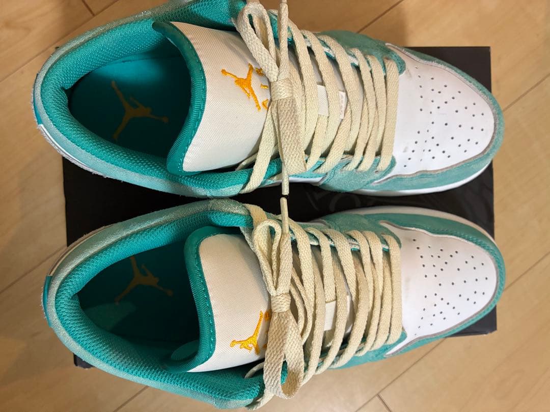 ナイキ　エアジョーダン1 low ニューエメラルド