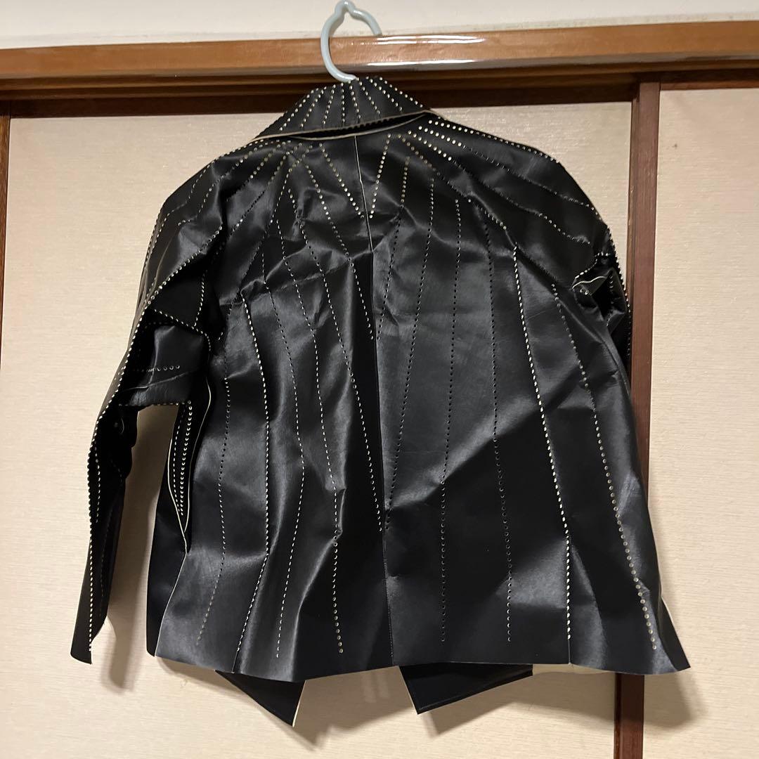 ISSEY MIYAKE スタッズ ブラックレザージャケット