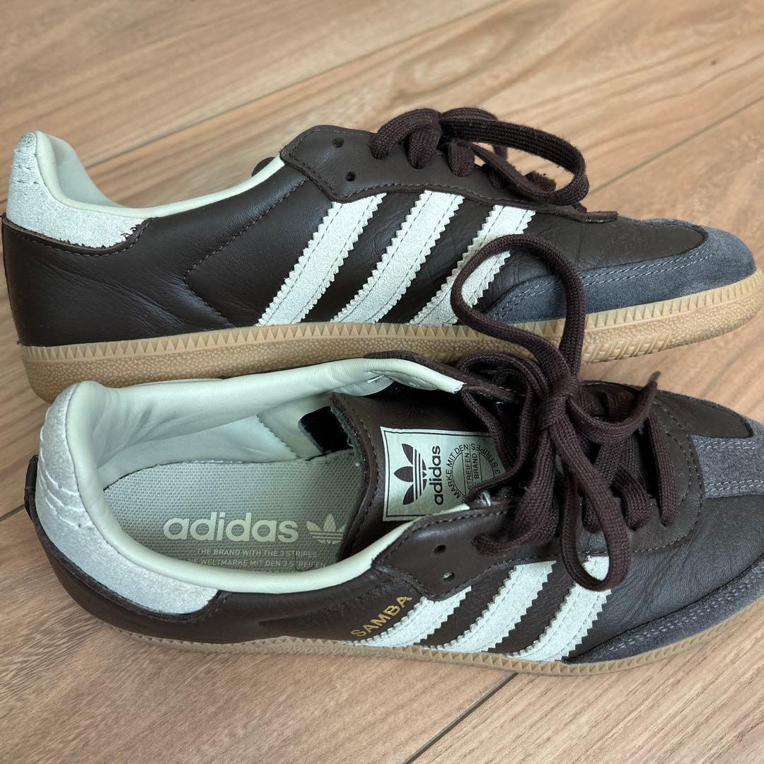 adidas スニーカー ブラウン　サンバ