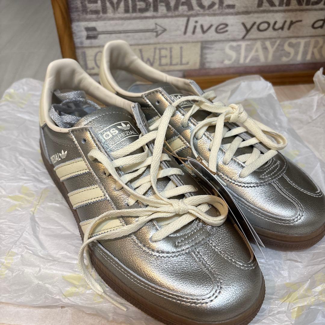 新品アディダスadidas Handball Spezial シルバー25.5㎝
